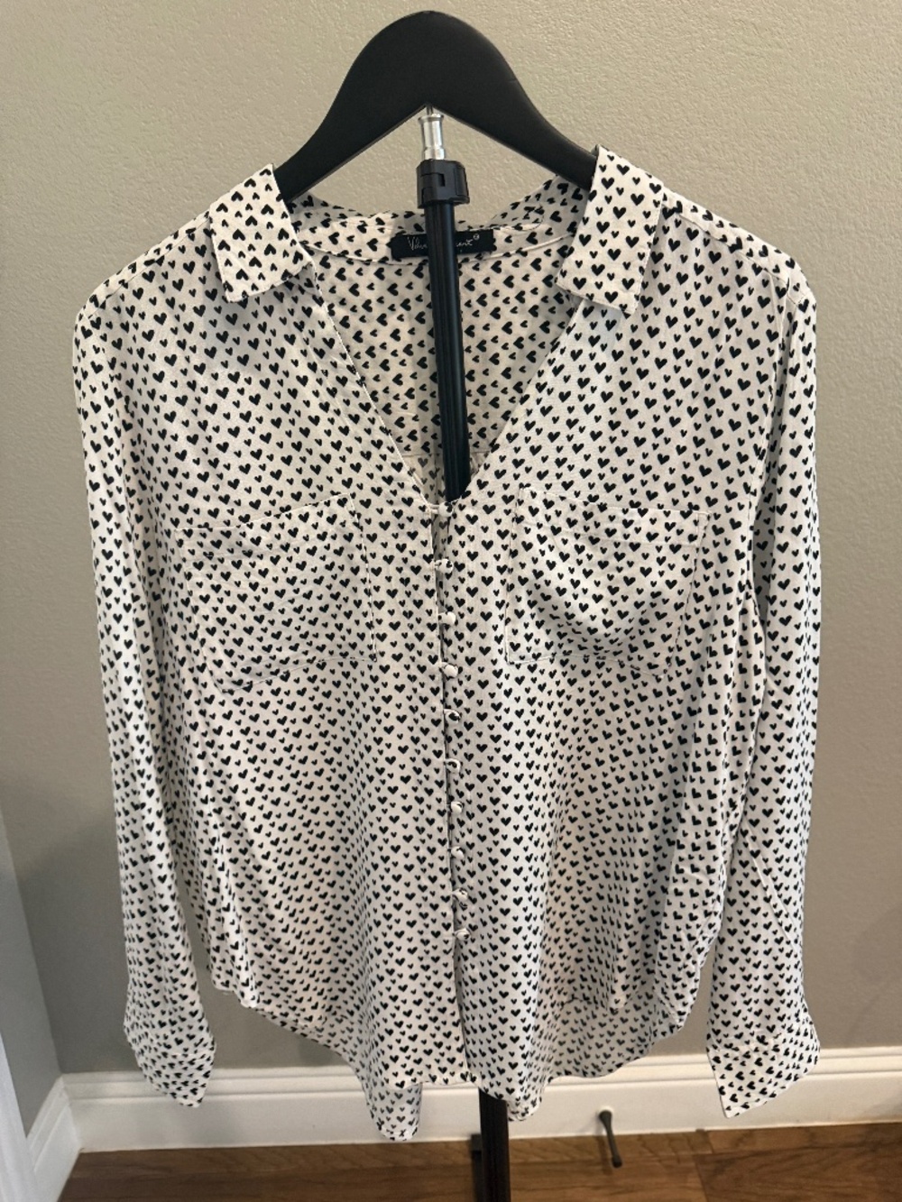 Heart Blouse size medium women's